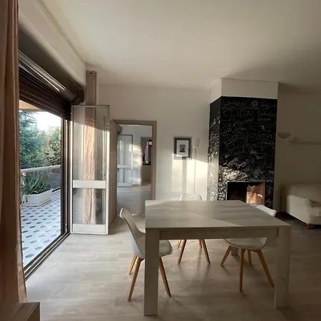 דירה Luxury קאסרטה